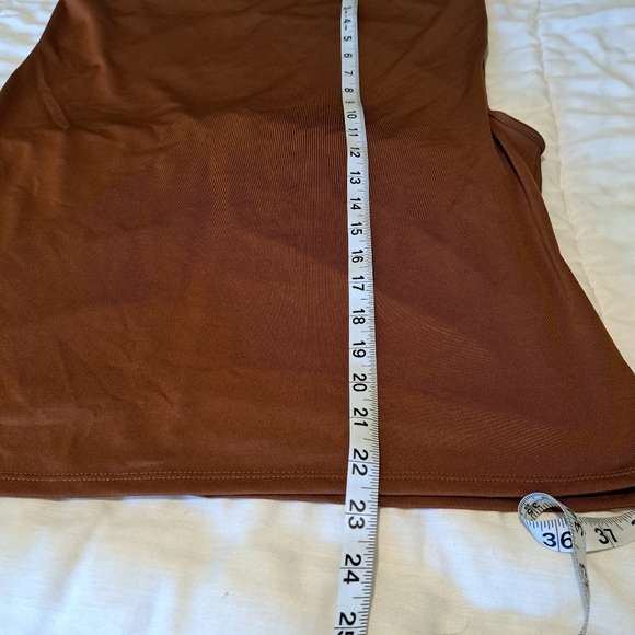 B.Y.B.B. by Susan Lawrence cowl neck halter style top. Size Xl - Picture 9 of 10